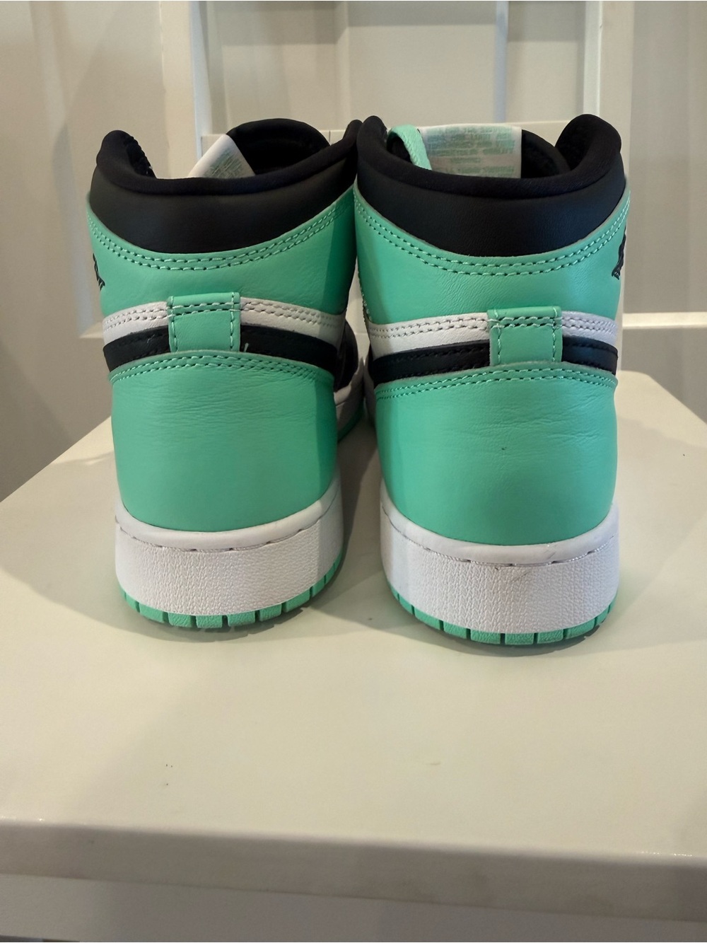 Nike Kids Air Jordan 1 Retro Green Glow sneakers - Picture 5 of 9